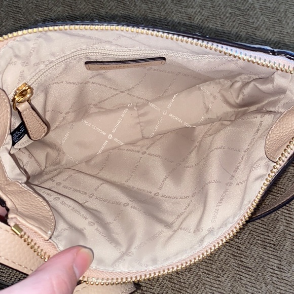 Michael Kors Julia Messenger Bag - Picture 8 of 16